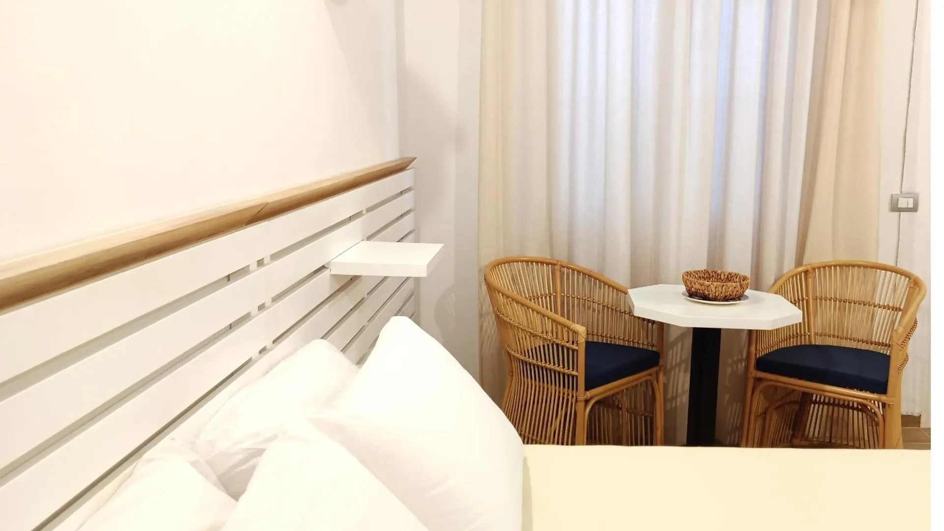 Domus Amelio - Country Rooms Cinisi 0*,